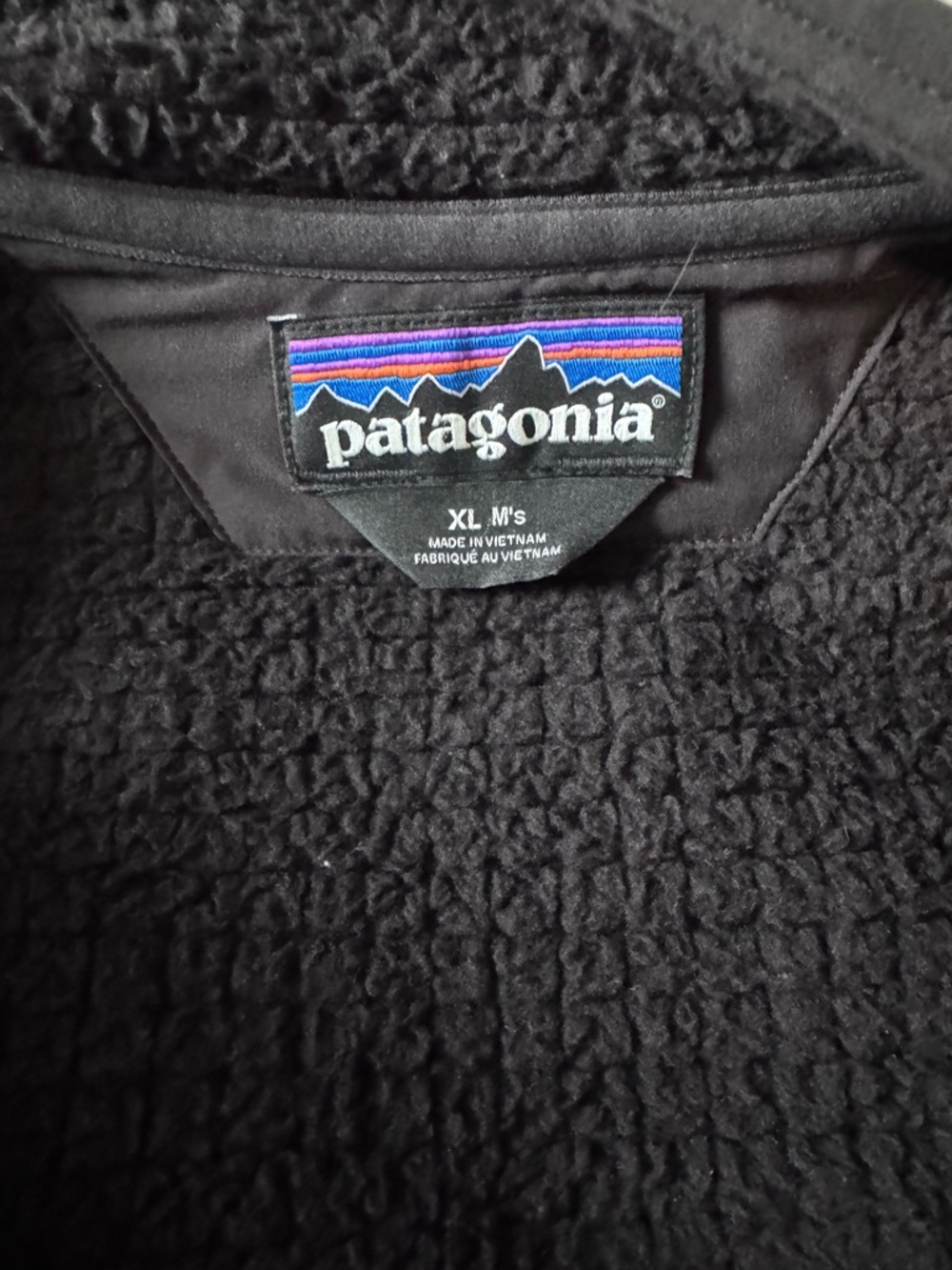 Patagonia Men's Black Lightweight Full-Zip Shirt Jacket - Picture 2 of 3